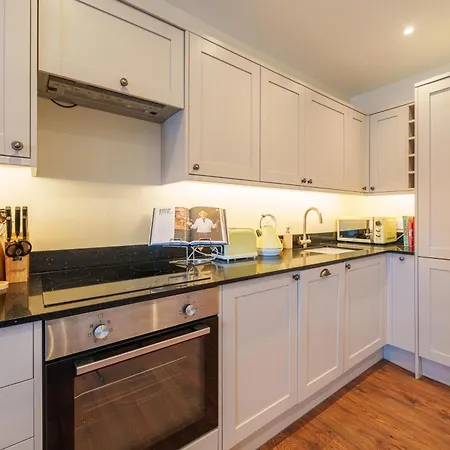 Weavers Two - Luxury For Two Windermere